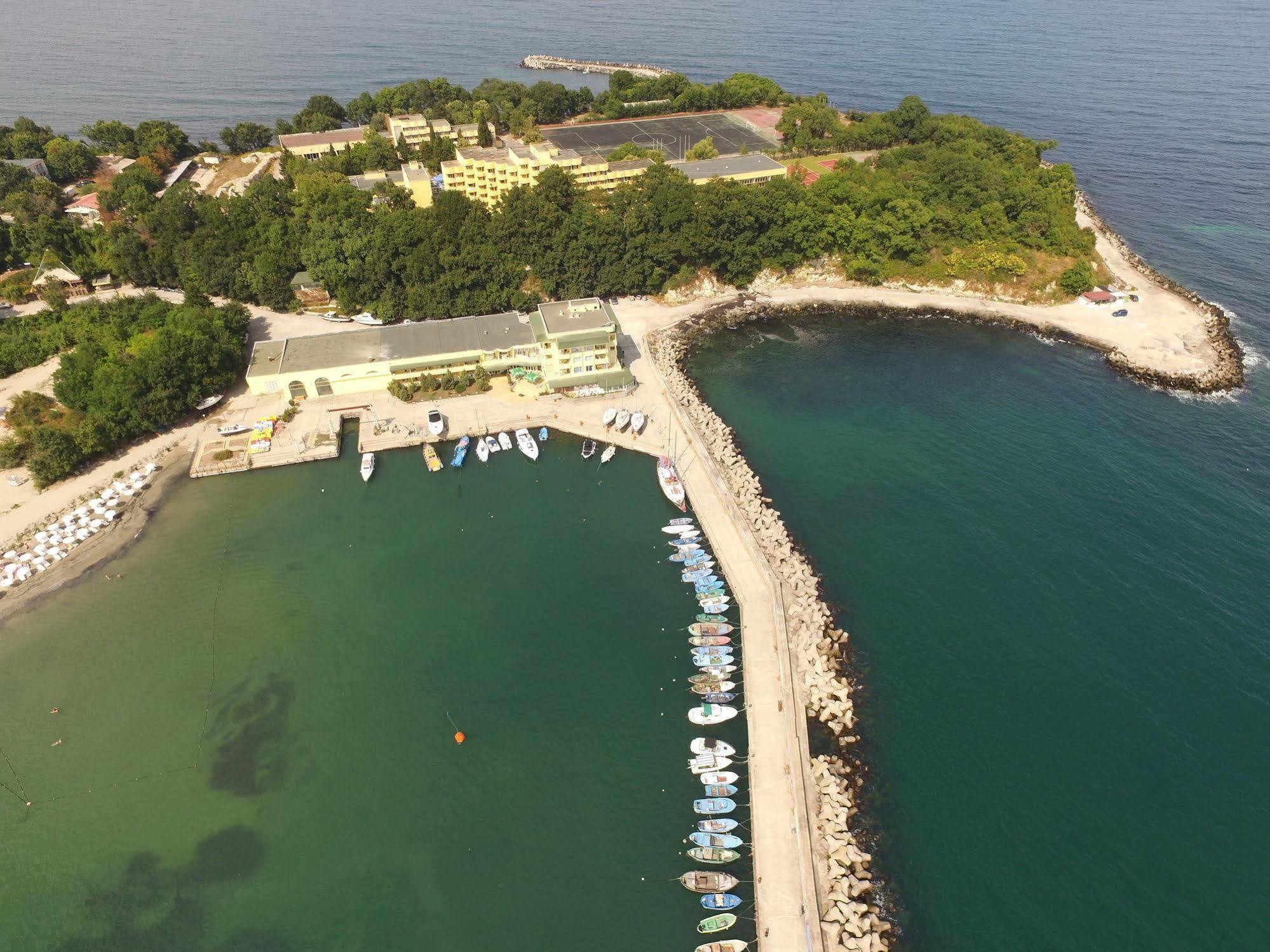 Hotel Marina Kiten Kültér fotó