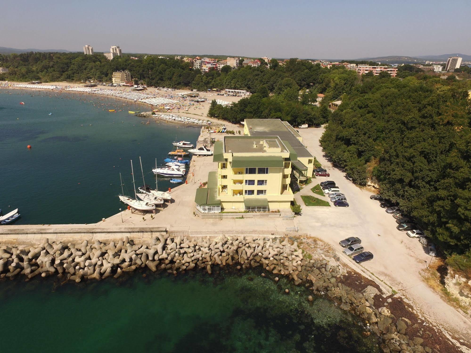 Hotel Marina Kiten Kültér fotó